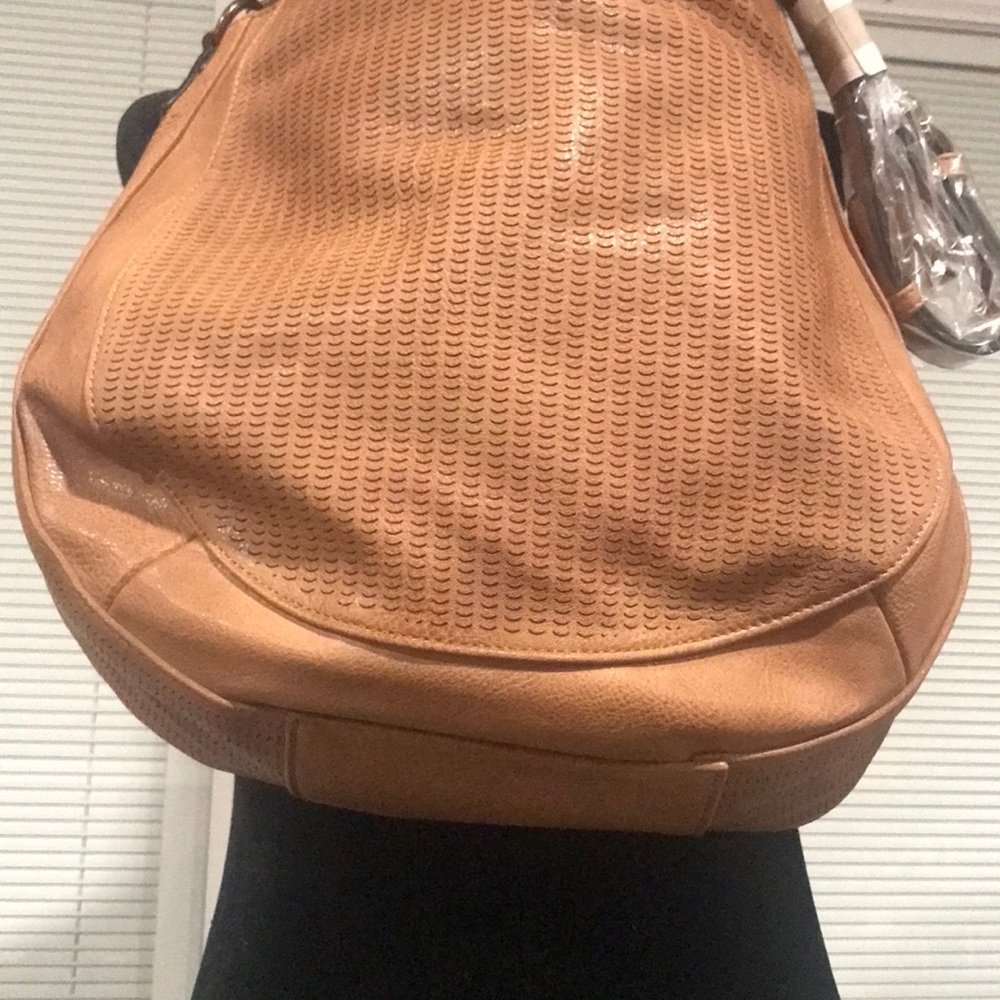 Moda Luxe Hobo CrossbodyHand Bag - Picture 4 of 15